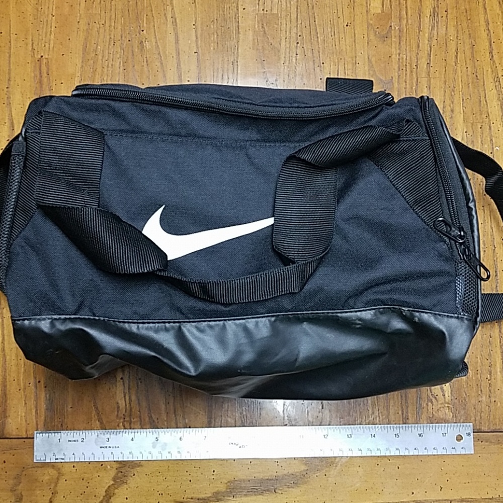 Nike brasilia black duffle bag